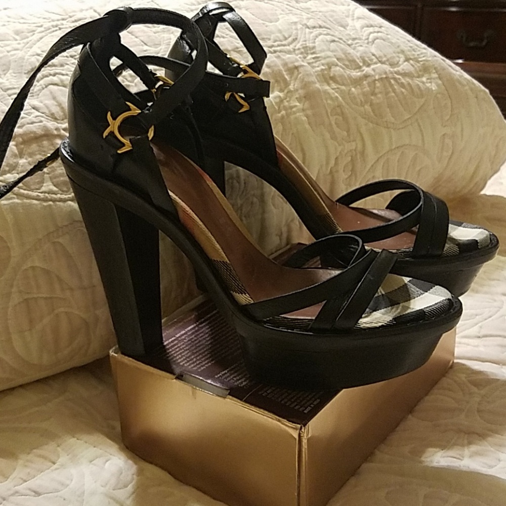 Burberry wooded heels - Picture 1 of 4